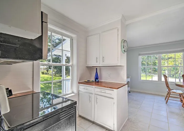 Pelican Splash Retreat On Bon Secour River!