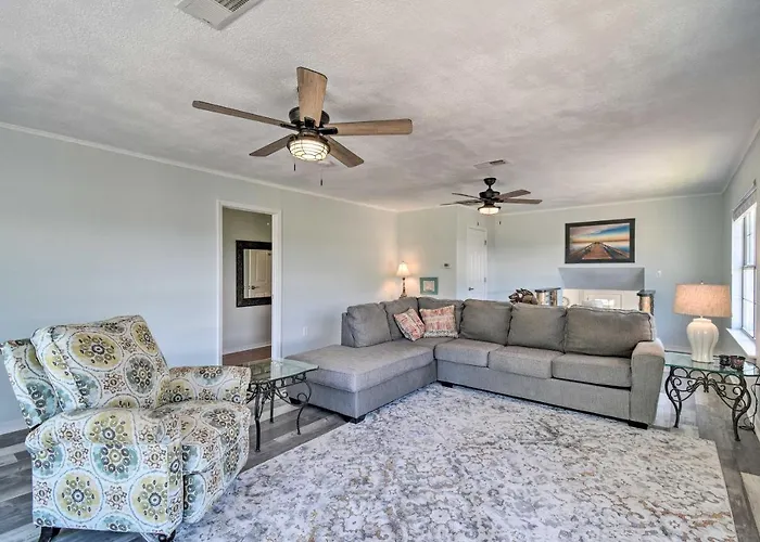 Pelican Splash Retreat On Bon Secour River! 3*