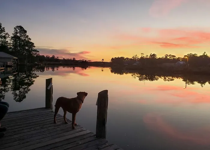 Hotel Pelican Splash Retreat On Bon Secour River! 3*